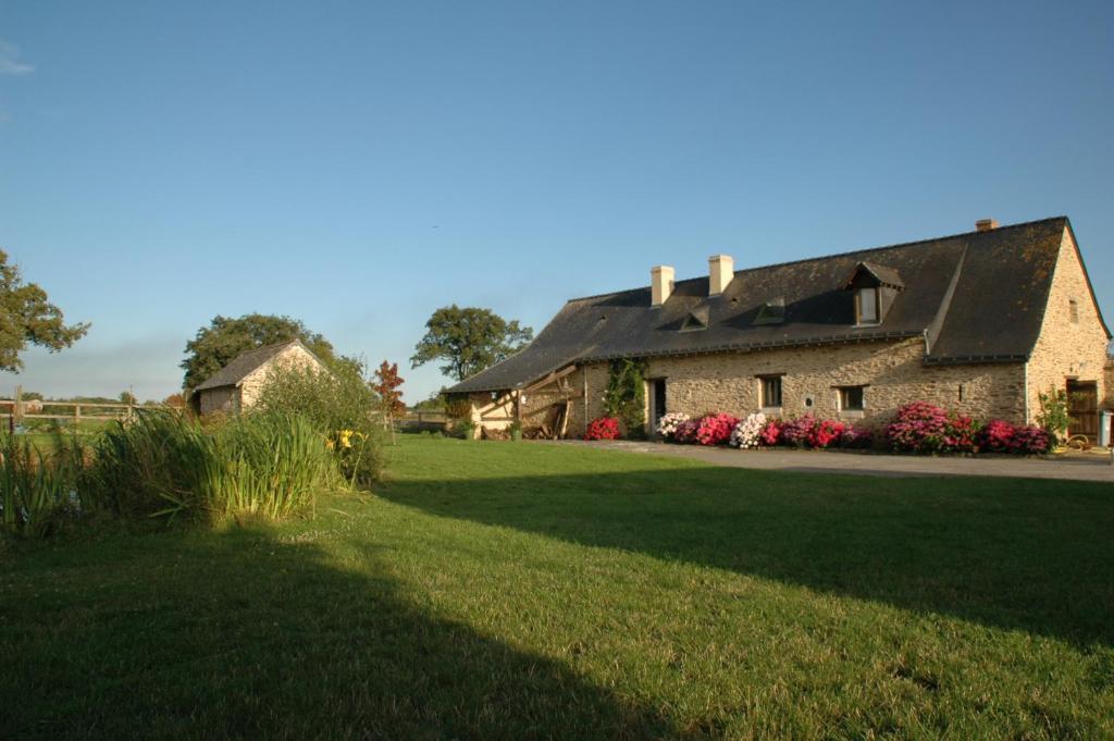 Grand Mainguet Bed & Breakfast Saint-Lambert-la-Potherie Exterior photo