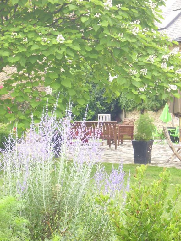 Grand Mainguet Bed & Breakfast Saint-Lambert-la-Potherie Exterior photo